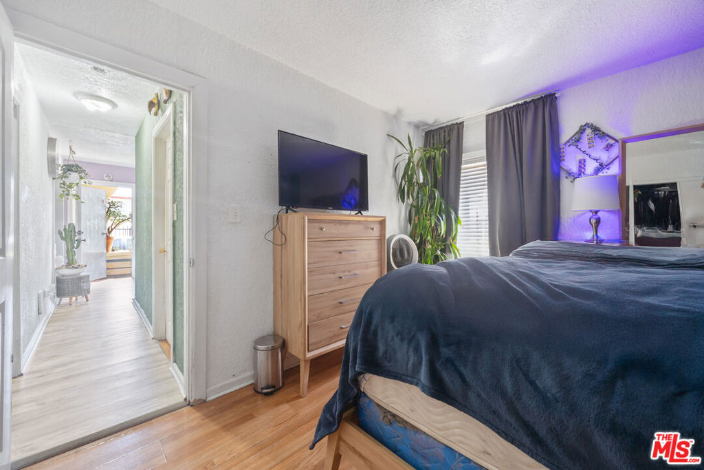 MLS #25570667 img 26