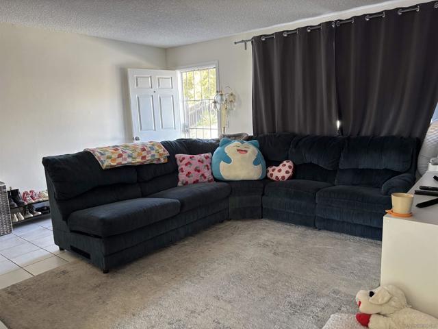 8209 8211 Jema Way, Lakeside CA: https://media.crmls.org/mediaz/9a15a94c-bff8-4dcc-ba4a-acbbf4a3a9a7.jpg