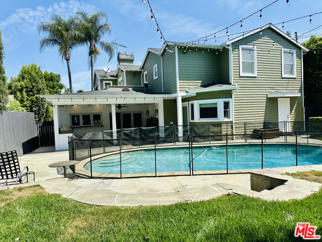 12722 Halkirk Street, Studio City CA: https://media.crmls.org/mediaz/9a1620f0-4d1f-4d9f-8e87-820f59aa782a.jpg