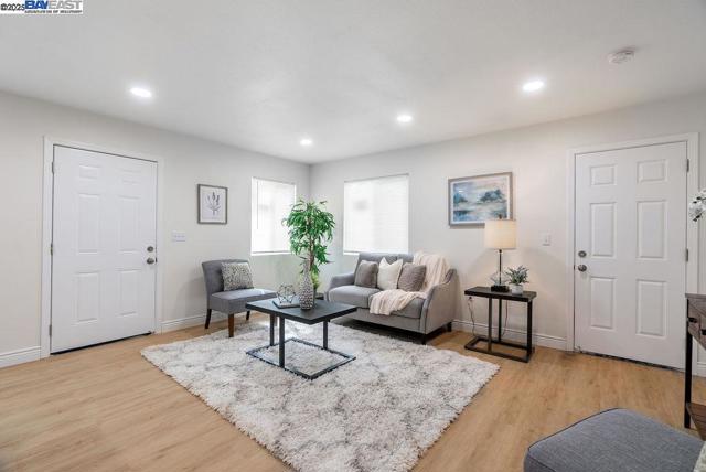 4733 E Washington St, Stockton CA: https://media.crmls.org/mediaz/9a1658a6-00c7-47de-9c0f-eea6ec0001dc.jpg