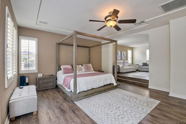 993 Hawthorne Creek Dr, Chula Vista CA: https://media.crmls.org/mediaz/9a16d8eb-c55f-4658-8bbc-56aa60e700d7.jpg