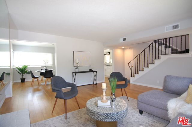 12158 Bambi Place, Granada Hills CA: https://media.crmls.org/mediaz/9a16f32e-ef4f-47e8-8dde-ff2e11640224.jpg