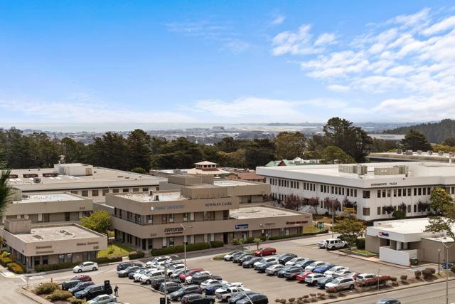 360 Innisfree Drive, Daly City CA: https://media.crmls.org/mediaz/9a177e56-12cc-46fa-ad12-f563084eec41.jpg