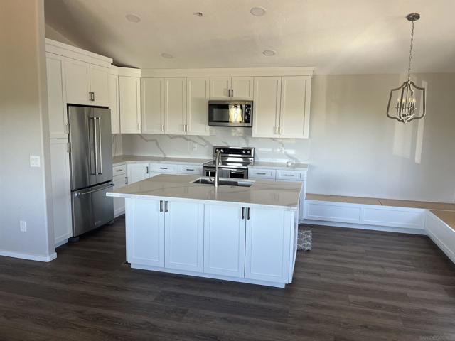 17099 Iron Springs Rd, Julian CA: https://media.crmls.org/mediaz/9a17b1af-b372-4275-ad76-205b0049900c.jpg