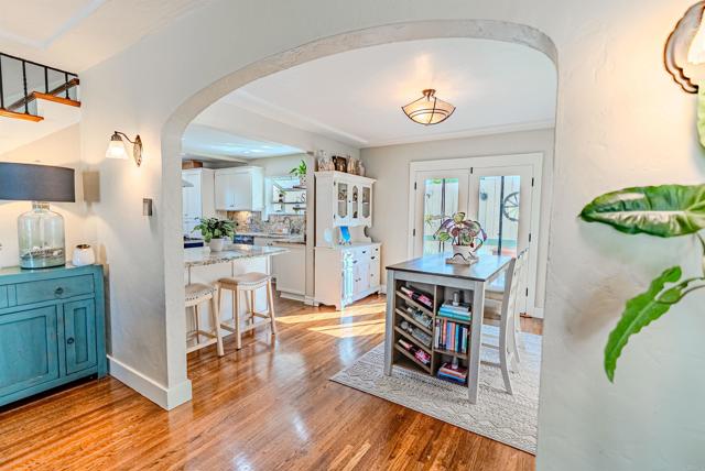 Detail Gallery Image 2 of 28 For 344 Pomona Ave, Coronado,  CA 92118 - 3 Beds | 2 Baths