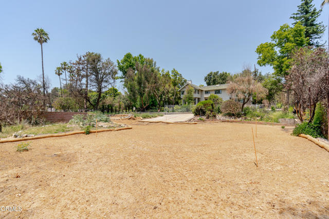 240 E Mendocino Street, Altadena CA: https://media.crmls.org/mediaz/9a1920bc-21db-4961-8201-960f1870a906.jpg