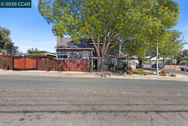 301 Grangnelli Ave, Antioch CA: https://media.crmls.org/mediaz/9a1936c6-40e6-473c-96c6-7d26e812763c.jpg