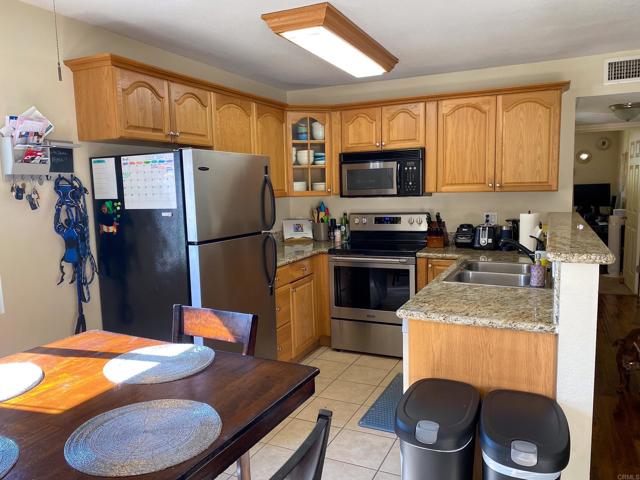 Detail Gallery Image 6 of 26 For 2616 Alpine Blvd #7,  Alpine,  CA 91901 - 2 Beds | 2 Baths