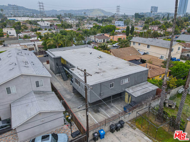5511 Smiley Drive, Los Angeles CA: https://media.crmls.org/mediaz/9a1a50d5-a091-4c88-a440-1b2122221870.jpg