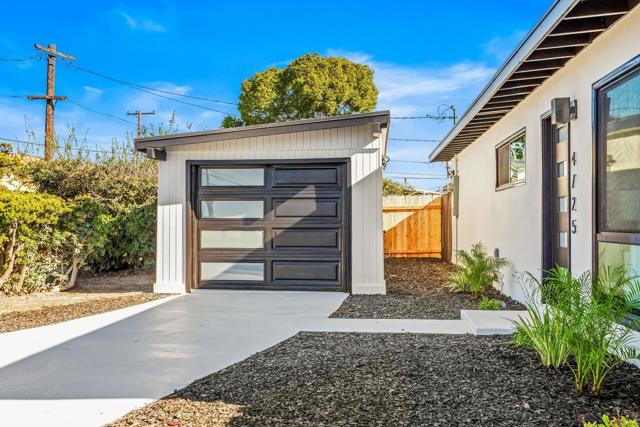 4725 Conrad, San Diego CA: https://media.crmls.org/mediaz/9a1ad29f-d46b-4d7e-b630-3cf5a729dda7.jpg