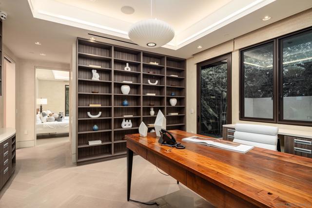 6005 La Jolla Scenic Dr S, La Jolla CA: https://media.crmls.org/mediaz/9a1b7c54-b5f0-4bcd-8012-89b73ba6be5c.jpg