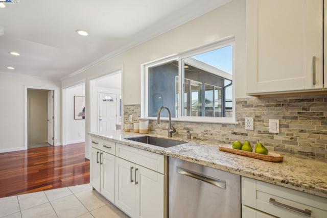 Image 13 of 55 For 14917 Berry Way