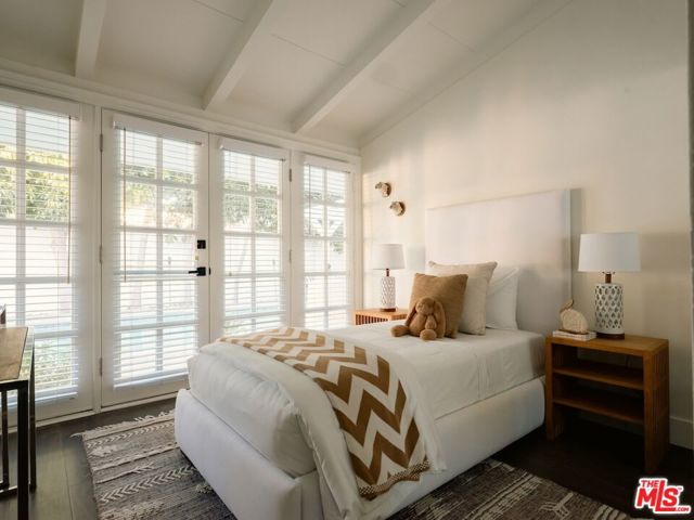 14300 Runnymede Street, Van Nuys CA: https://media.crmls.org/mediaz/9a1ca2cf-1d0b-4a9a-af76-124d6a3c1843.jpg