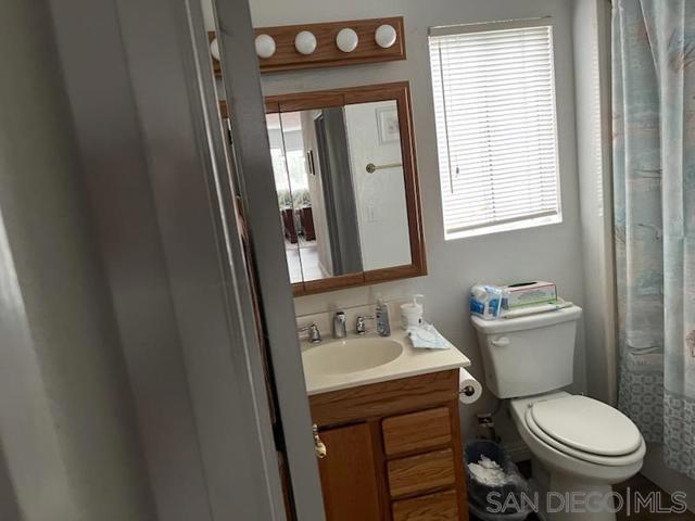 873 Terra Ln, El Cajon CA: https://media.crmls.org/mediaz/9a1d0d60-aa48-453b-b055-de3384639bb7.jpg