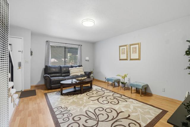 205 Del Valle Cir, El Sobrante CA: https://media.crmls.org/mediaz/9a1d9e49-0324-46e4-8369-da8f1766cef0.jpg