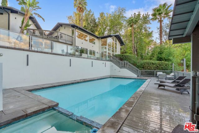 4854 Brewster Drive, Tarzana CA: https://media.crmls.org/mediaz/9a1dd5de-583c-4a5c-ae7b-497a4dd70d6d.jpg