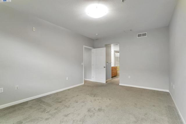 Roomy master bed/bath