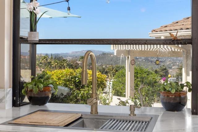 Detail Gallery Image 8 of 35 For 13336 Corte De Comares, Rancho Bernardo (San Diego),  CA 92128 - 3 Beds | 2 Baths