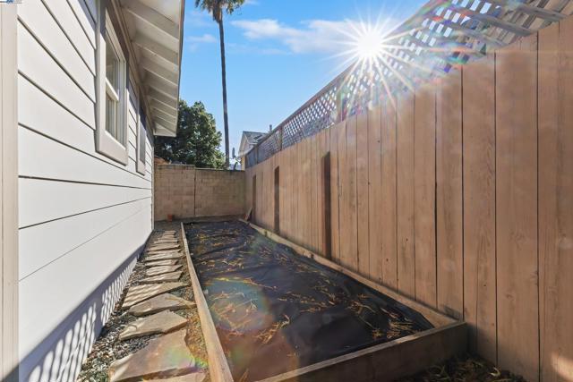 4463 Pleasanton Ave, Pleasanton CA: https://media.crmls.org/mediaz/9a1e75a3-e12c-4932-9a67-4693fffab62e.jpg