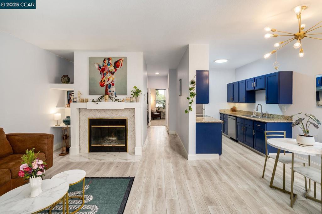 101 Bayside Ct