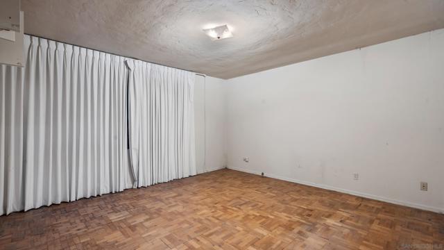 5220 E Falls View, San Diego CA: https://media.crmls.org/mediaz/9a1f361c-f4e0-49b5-8c3a-3fdc429d5bb9.jpg