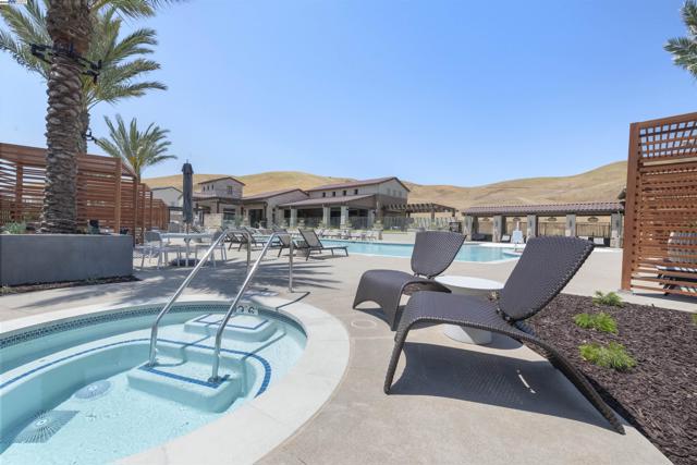 7152 Aubrey Way, Dublin CA: https://media.crmls.org/mediaz/9a1f4088-e6e5-45b9-907f-ab6620eeb4ae.jpg