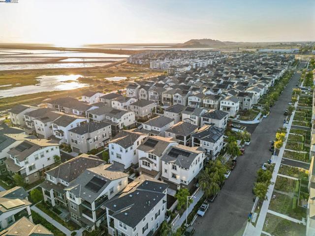 37898 Seafarer Road, Newark CA: https://media.crmls.org/mediaz/9a1f81d0-960a-4e6f-a818-6610889016fe.jpg