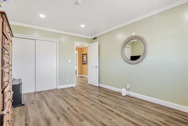 Image 31 of 60 For 25660 Paul Ct