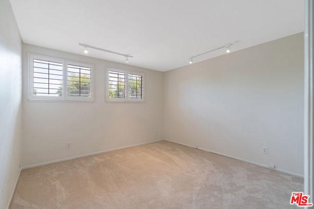 23454 Park Hermosa, Calabasas CA: https://media.crmls.org/mediaz/9a201f64-d50e-41e0-a814-de925c3234fc.jpg