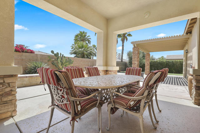 57730 Cantata Drive, La Quinta CA: https://media.crmls.org/mediaz/9a20d0ed-e863-4f5a-960f-200012c77720.jpg