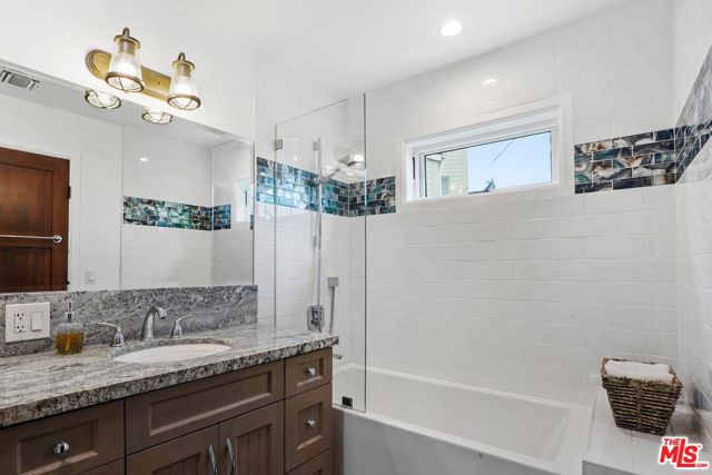 30119 Harvester Road, Malibu CA: https://media.crmls.org/mediaz/9a21e518-cb4e-4d7e-825f-80a3f54a1a37.jpg