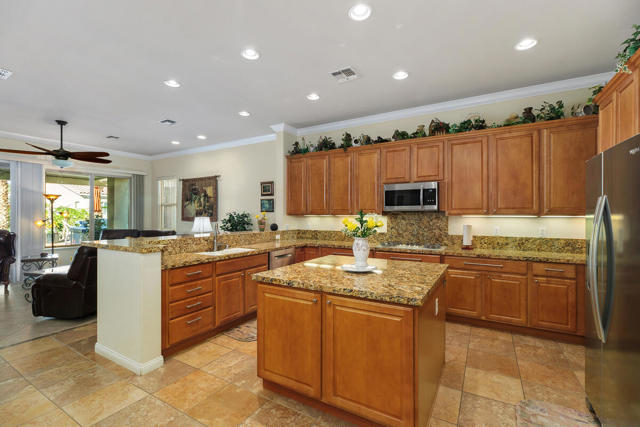 40613 Corte Los Cerritos, Indio CA: https://media.crmls.org/mediaz/9a21f7f1-0b1e-452b-bf36-0e80c43c646d.jpg