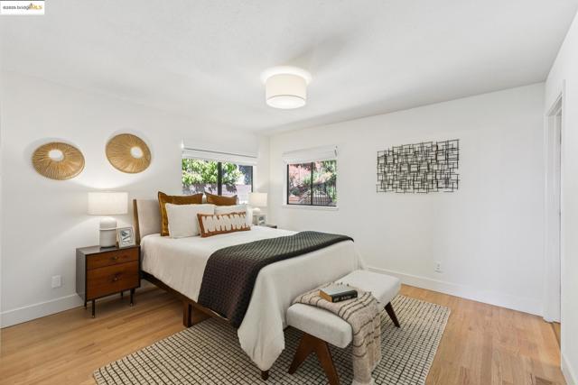 17032 Broadway Ter, Oakland CA: https://media.crmls.org/mediaz/9a226d74-b267-44f9-b1f0-6e88fa0c8825.jpg