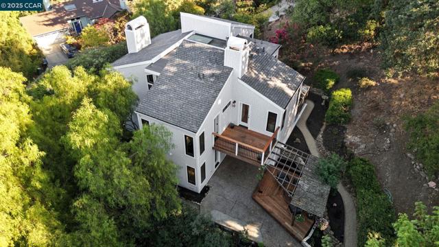 189 Rudgear Drive, Walnut Creek CA: https://media.crmls.org/mediaz/9a243b02-d953-4cce-a8af-45d81587eb9c.jpg