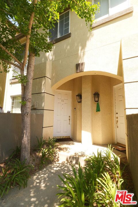 4600 Don Lorenzo Drive, Los Angeles CA: https://media.crmls.org/mediaz/9a249fde-eaa2-4069-b7a2-baf593da86b7.jpg