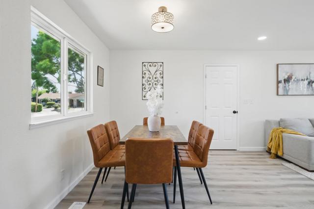 1693 Greentree Drive, Concord CA: https://media.crmls.org/mediaz/9a253183-2623-45b4-b05b-47ebe93adf85.jpg