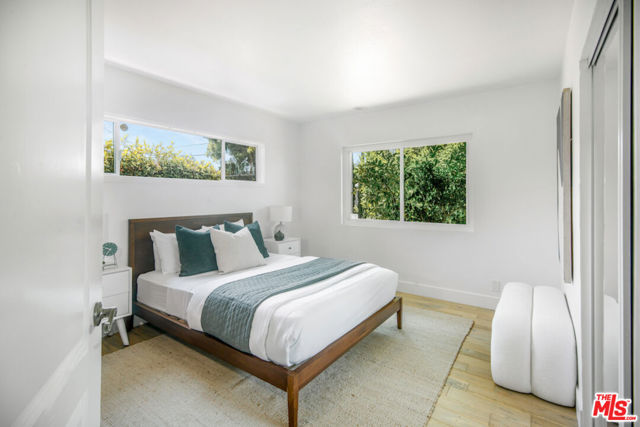 2700 Carmar Drive, Los Angeles CA: https://media.crmls.org/mediaz/9a25a53c-080b-4d61-b7d3-ca8c09582663.jpg