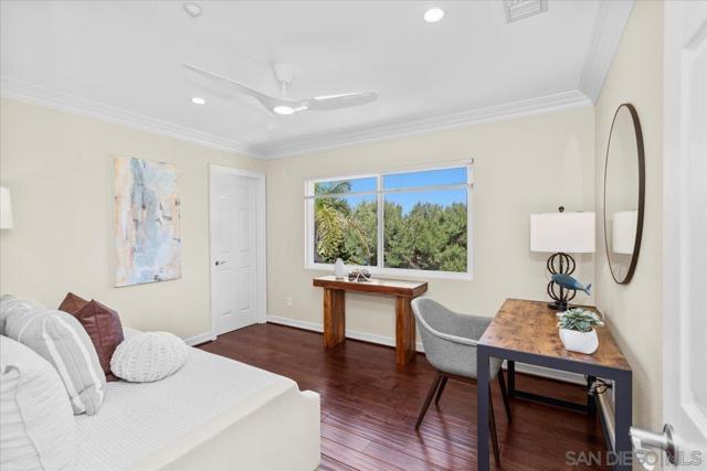 473 Sandalwood Ct, Encinitas CA: https://media.crmls.org/mediaz/9a26a2ec-ee49-42cd-803e-8b9eec4fa64a.jpg