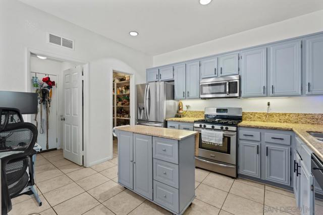 6373 Avenida De Las Vistas, San Diego CA: https://media.crmls.org/mediaz/9a2742ea-9336-48d3-b7a9-4553b05e3cbc.jpg