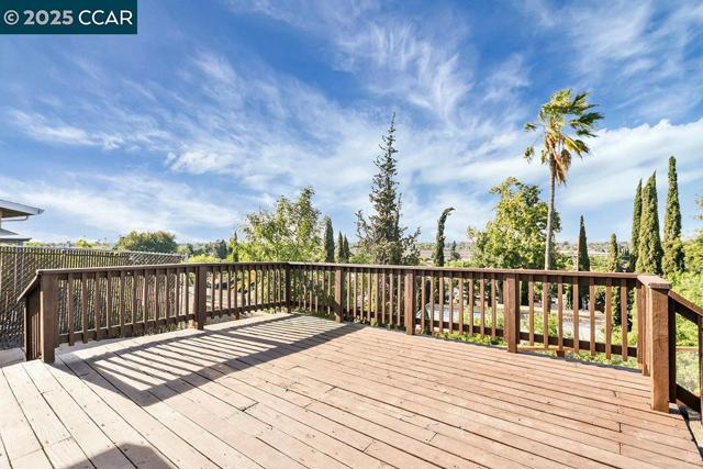 417 Lynn Ave, Antioch CA: https://media.crmls.org/mediaz/9a282f45-b9a8-4eea-9d12-4f368bdf1259.jpg