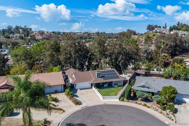 13306 Tawanka Dr, Poway CA: https://media.crmls.org/mediaz/9a28973e-7938-4d1a-af77-b40980aedf66.jpg