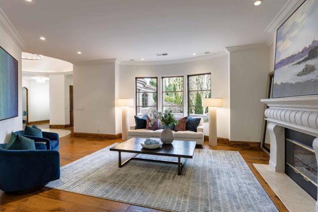 8 Reyna Place, Menlo Park CA: https://media.crmls.org/mediaz/9a29434b-e05a-4ff2-85a5-5015b9f0e62f.jpg