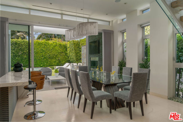 633 N Laurel Avenue, Los Angeles CA: https://media.crmls.org/mediaz/9a2a9d7c-8a79-43b7-bac0-fab4975995d4.jpg