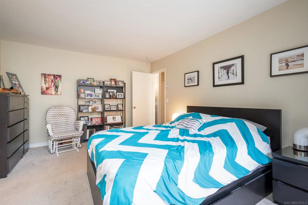 4266 6th - photo 16