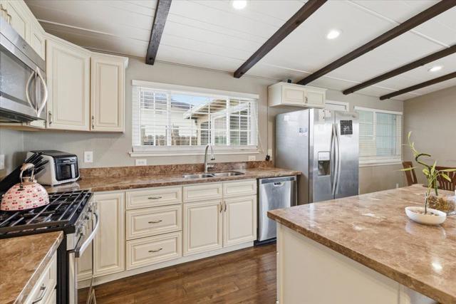 2627 Naples Street, Hayward CA: https://media.crmls.org/mediaz/9a2b4684-8409-4c5a-972b-2a6c16273684.jpg