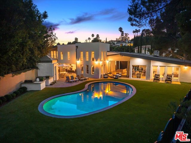 1100 Pine Drive, Beverly Hills CA: https://media.crmls.org/mediaz/9a2bc6f3-afc0-49ac-a3db-299da259997b.jpg
