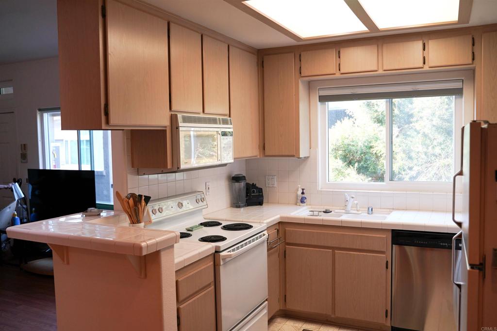 3644 3rd Avenue - photo 6