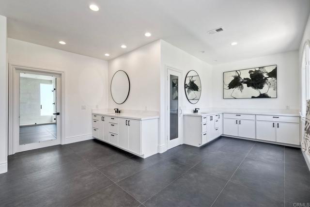 Detail Gallery Image 29 of 55 For 6039 Calle Camposeco, Rancho Santa Fe,  CA 92067 - 5 Beds | 5/1 Baths