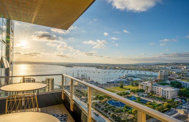 Detail Gallery Image 1 of 1 For 1325 Pacific Hwy #2106,  San Diego,  CA 92101 - 2 Beds | 2 Baths
