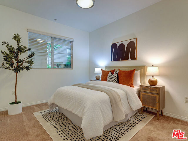 6020 S Seabluff Drive, Playa Vista CA: https://media.crmls.org/mediaz/9a2d1bb2-ec1b-419f-b0dd-cfd64a05b7cb.jpg